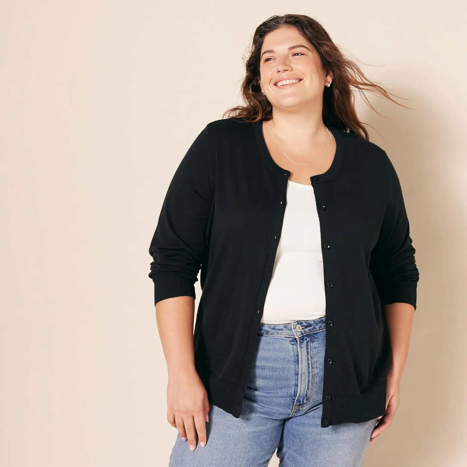 Amazon Essentials Women's Lightweight Crewneck Cardigan Sweater (Available in Plus Size)
