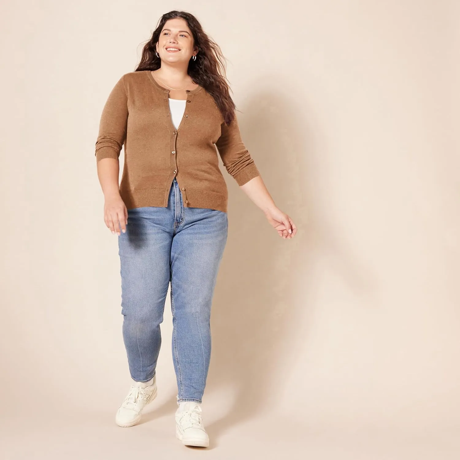 Amazon Essentials Women's Lightweight Crewneck Cardigan Sweater (Available in Plus Size)