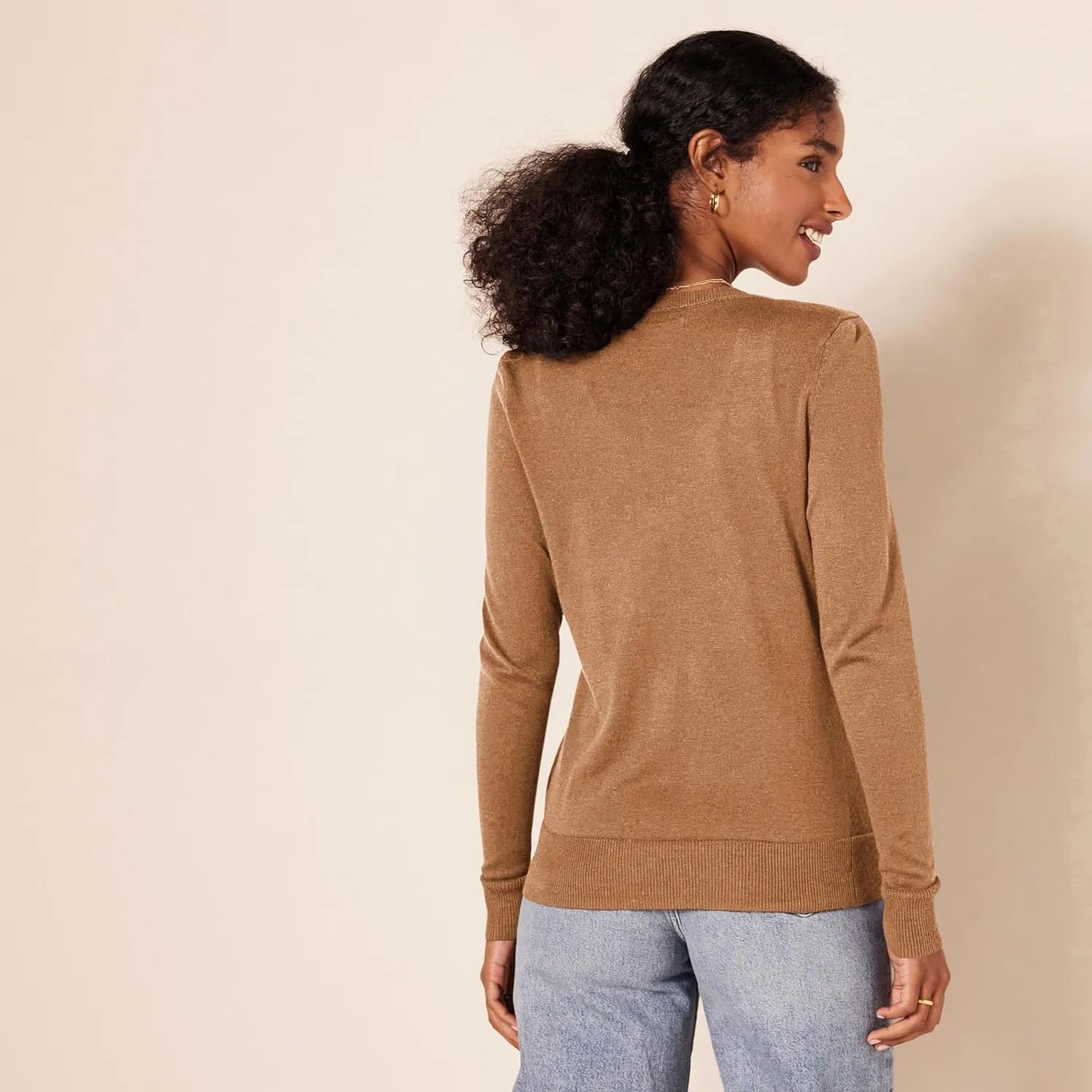 Amazon Essentials Women's Lightweight Crewneck Cardigan Sweater (Available in Plus Size)