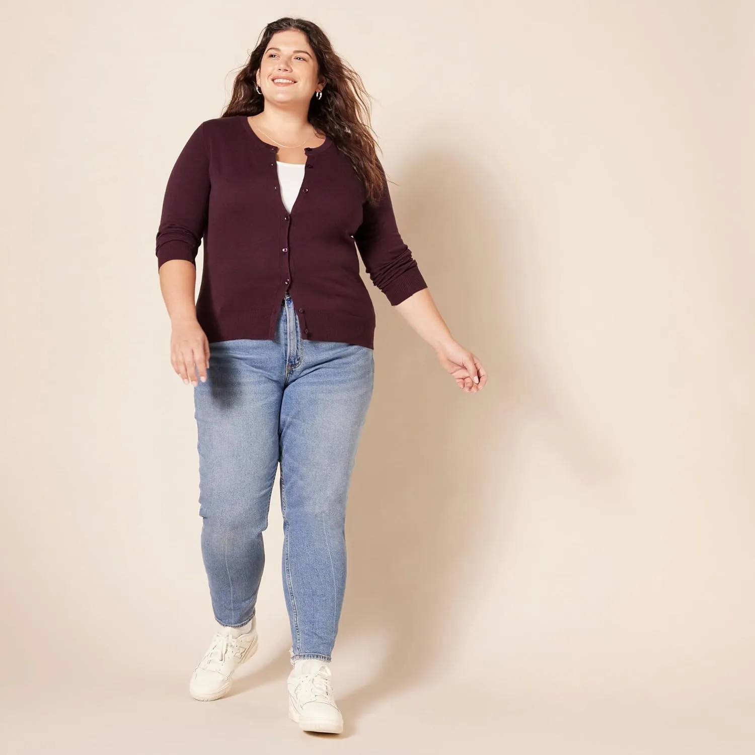 Amazon Essentials Women's Lightweight Crewneck Cardigan Sweater (Available in Plus Size)