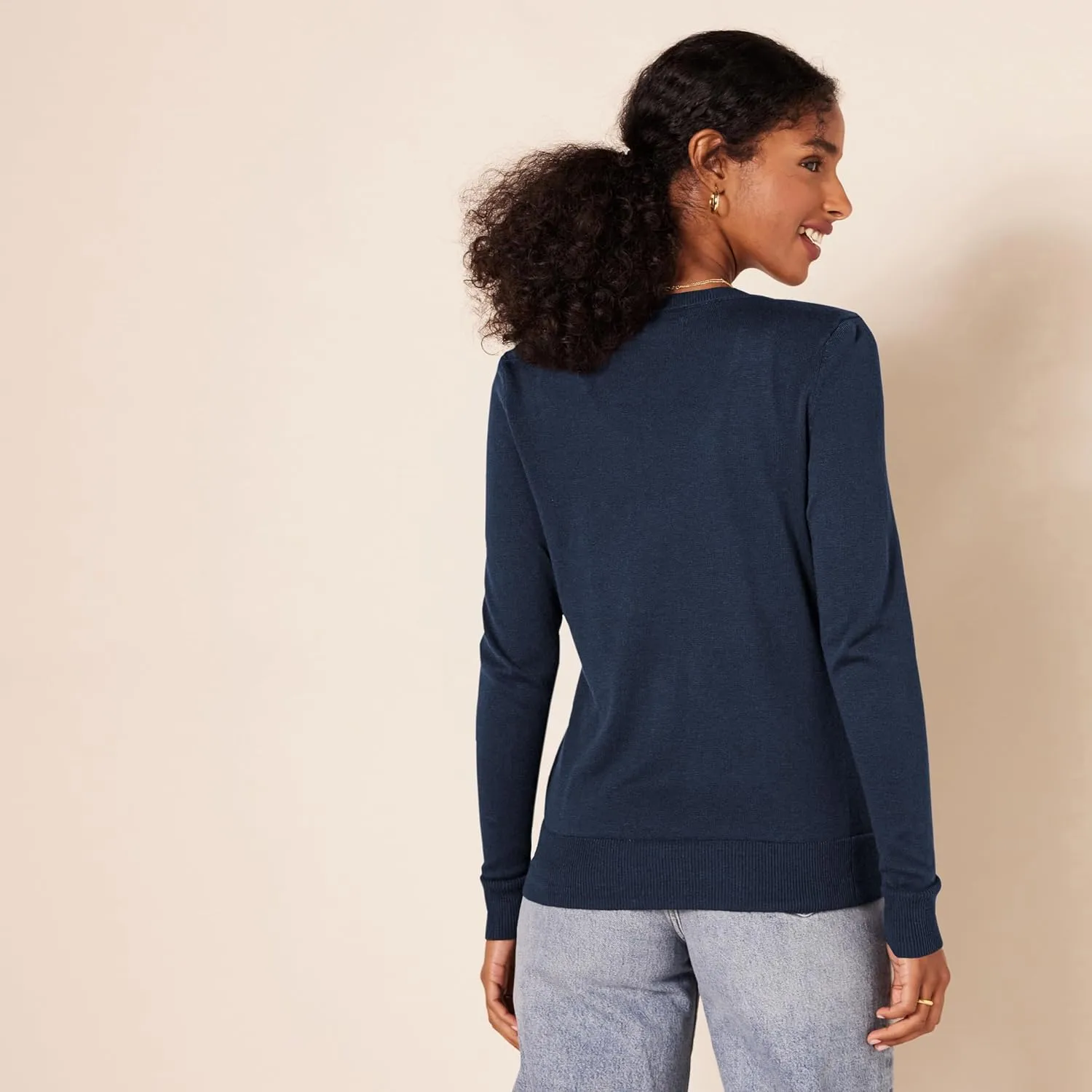 Amazon Essentials Women's Lightweight Crewneck Cardigan Sweater (Available in Plus Size)